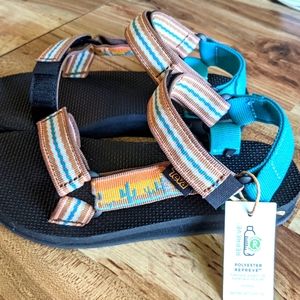 Teva sandals cactus print